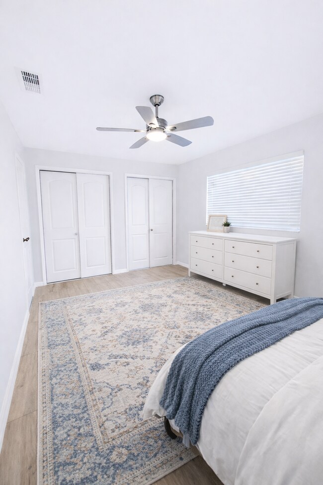 Building Photo - Stunning Remodeled 3BR Duplex in Oviedo with Modern Upgrades