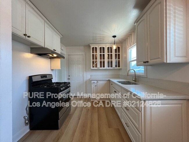 Primary Photo - 625 W 23rd St