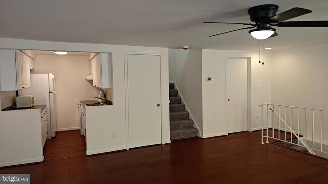 Building Photo - 9813 Hellingly Pl