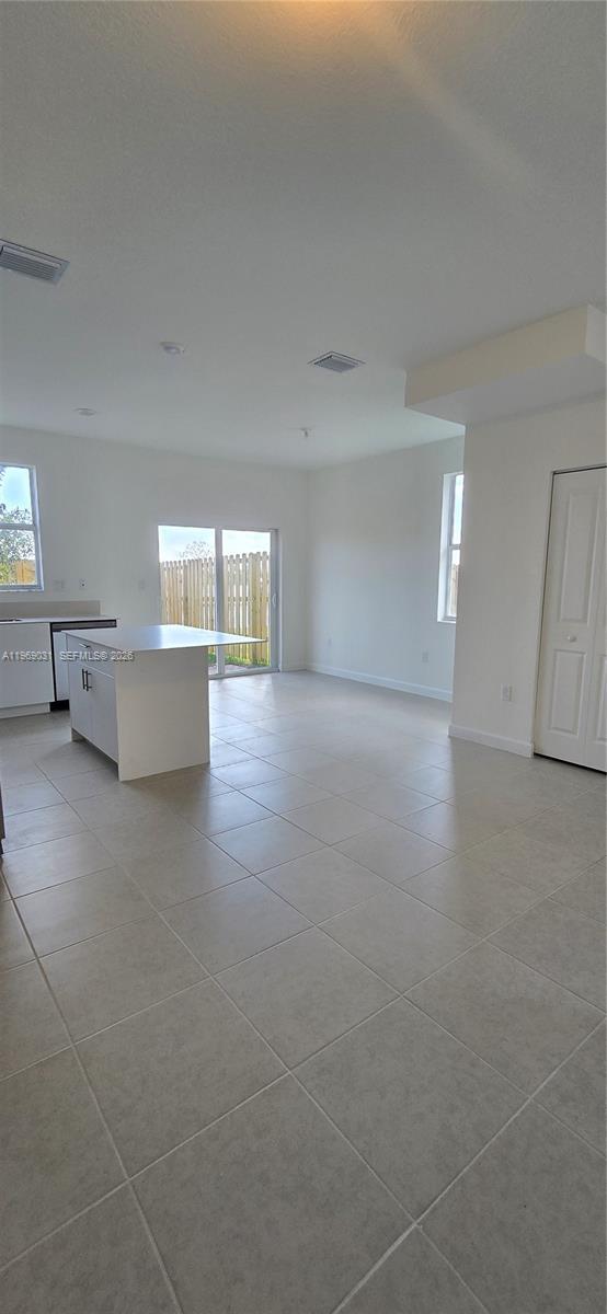 Building Photo - 2729 SE 26th Rd