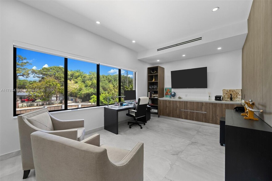 Building Photo - 3000 Riverland Rd