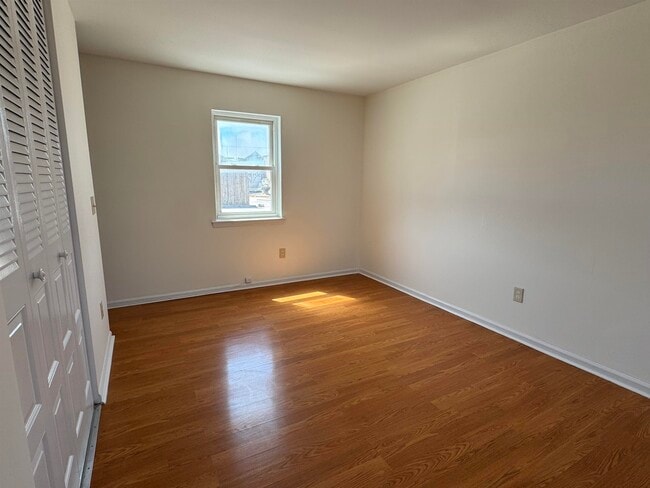 Building Photo - 81 70th St