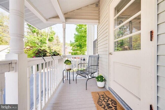 Building Photo - 26 Willow St