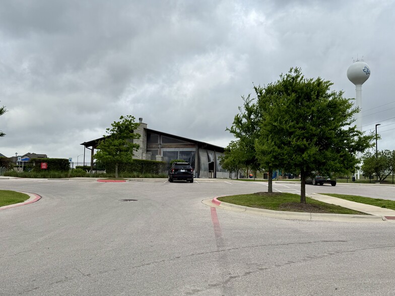 Building Photo - 480 Tailwind Dr