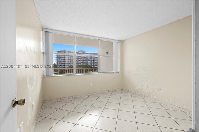 Building Photo - 1200 NE Miami Gardens Dr