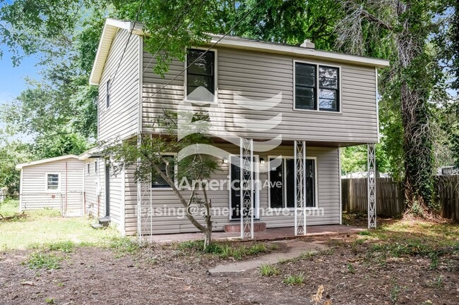 Building Photo - 1810 College St SE