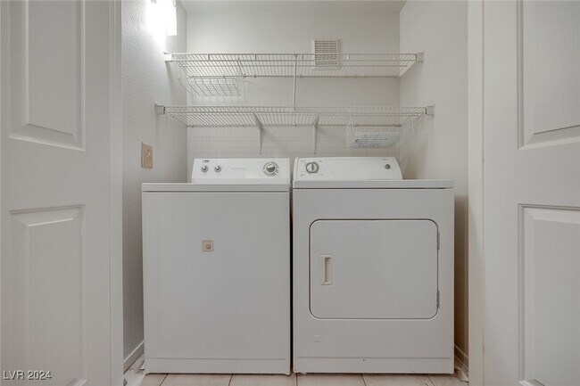 Building Photo - 75 N Valle Verde Dr