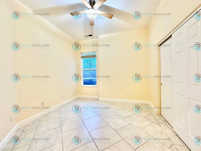 Building Photo - Beautiful 3 Bedroom, 2Bath, 3 Car Garage home in South Reno With Large Back Yard and Hot Tub!