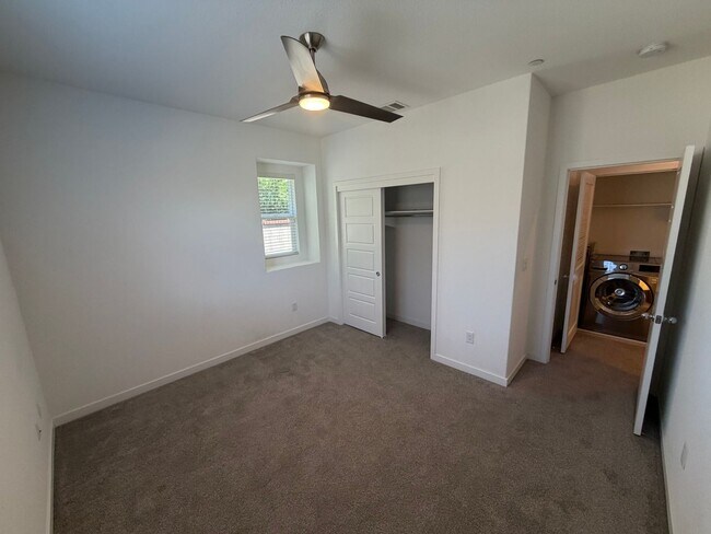 Building Photo - 3 bedroom | 2.5 bathroom | McKinley Village Single Family Home