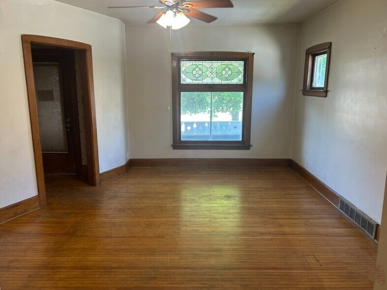 Building Photo - 2473 Pierce Ave
