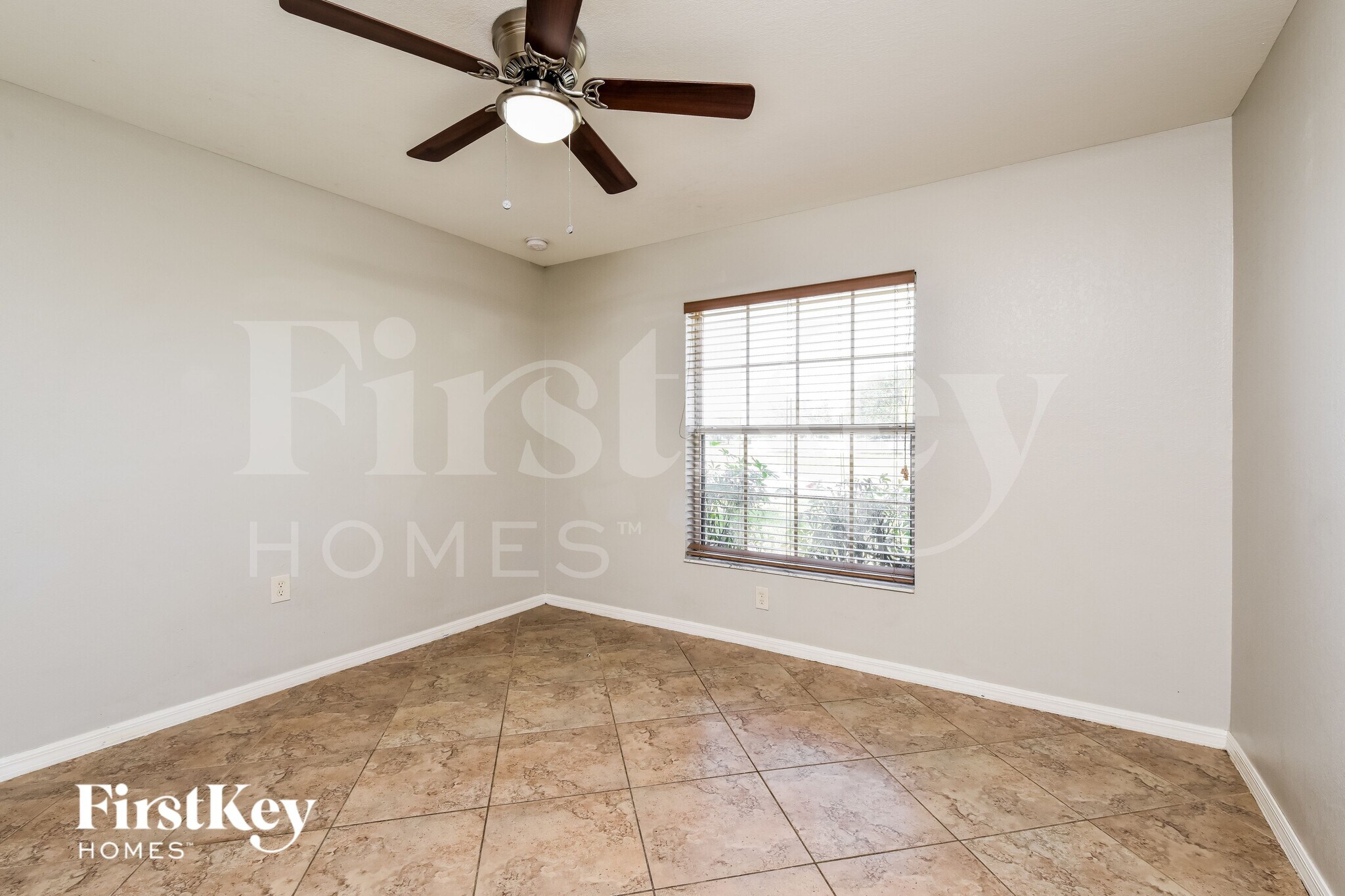 Building Photo - 1003 NW 8th Pl