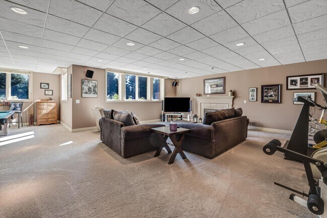 Building Photo - 7040 Royal Villa Ct