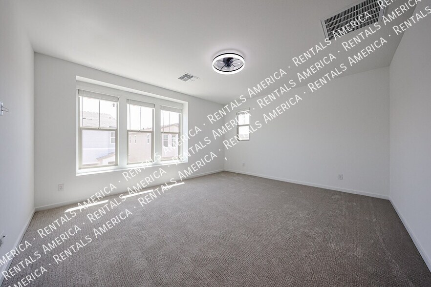 Building Photo - 2484 W Rowel Rd