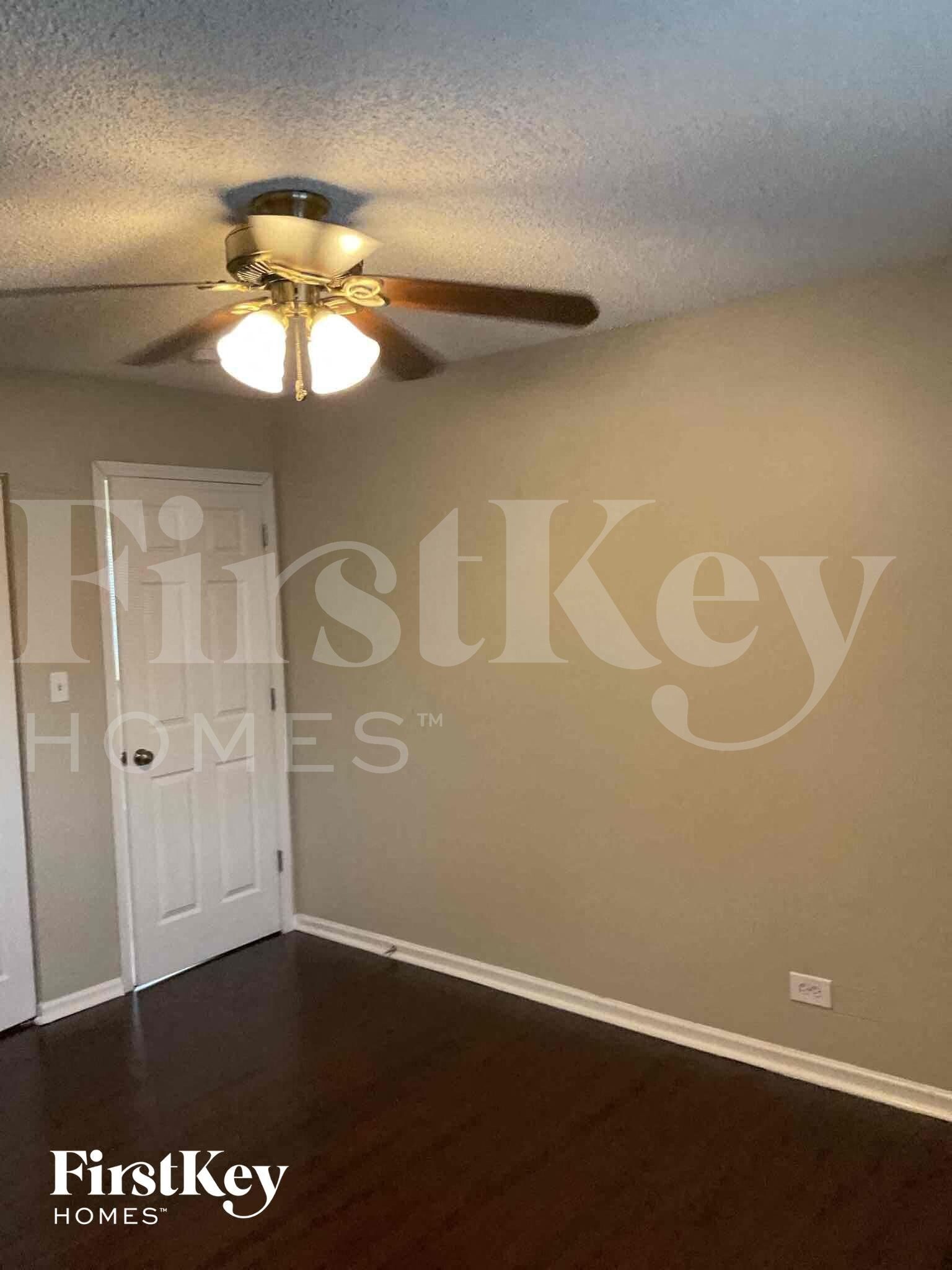 Building Photo - 16211 Fox Ct