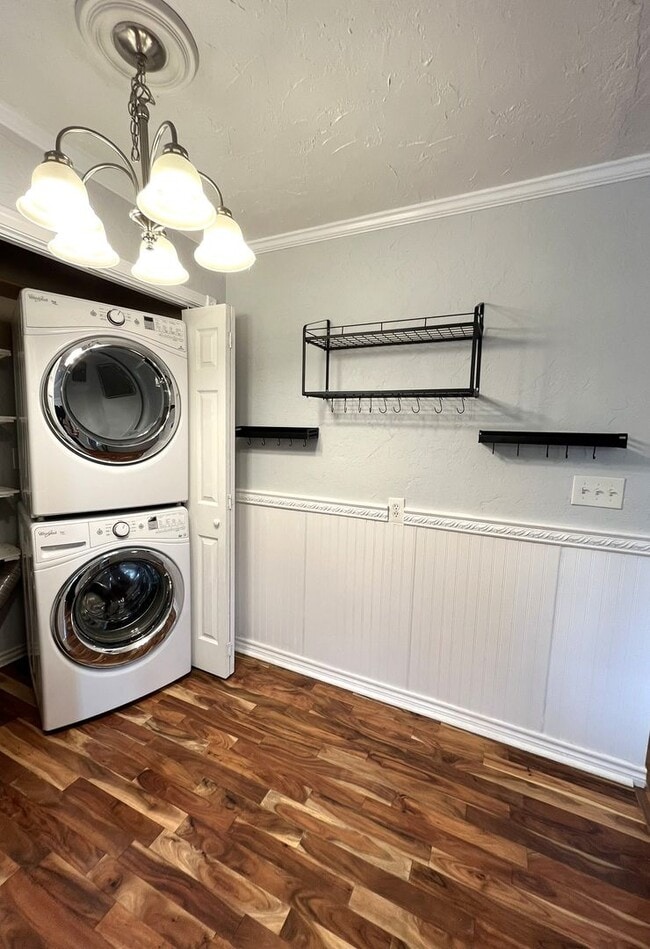 Building Photo - Cute 2 Bed 1 Bath in the Steve Pennington Addn