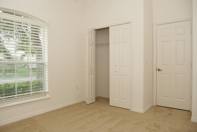 Building Photo - 4 Bedroom Pool Home Available Now!