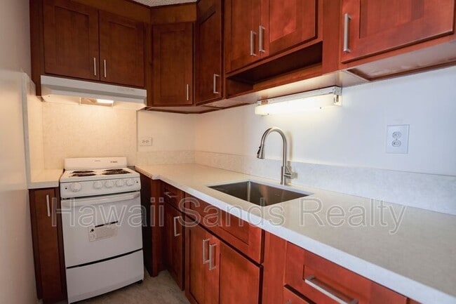 Building Photo - 2637 Kuilei St