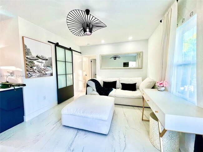 Building Photo - 8270 NE 1st Pl