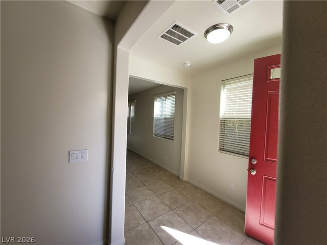 Building Photo - 5564 Bethany Bend Dr