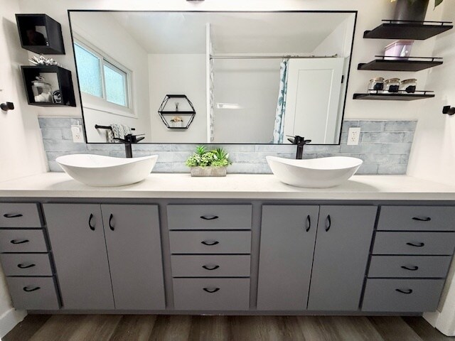 hall bath - 23205 Anza Ave