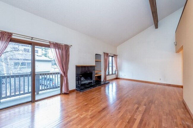 Building Photo - 1004 Potlatch Cir