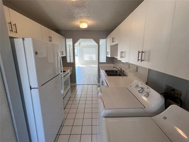 Building Photo - 605 Ridge Terrace