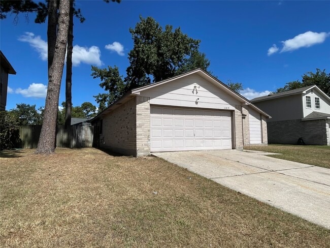 Building Photo - 11019 Almond Grove