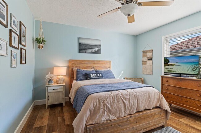 Building Photo - 6611 Surfside Blvd