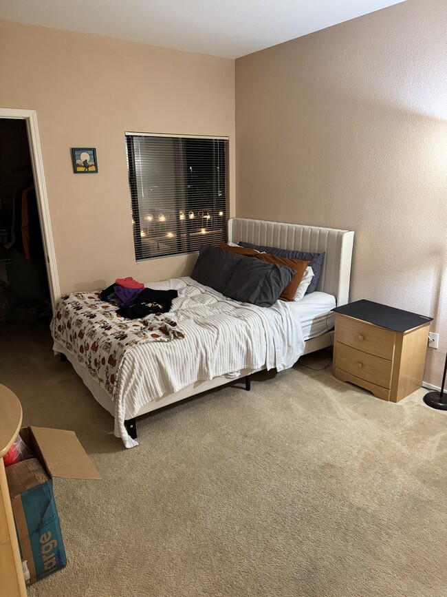 Building Photo - 8250 N Grand Canyon Dr