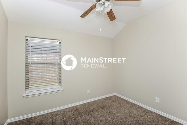 Building Photo - 3 Bedroom Pet-Friendly Home in Fort Worth, TX with Main Street Renewal