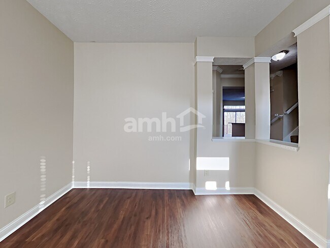 Building Photo - 1125 Turfway Dr