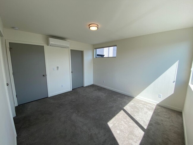 Building Photo - 3Bd/2.5Ba Seattle House