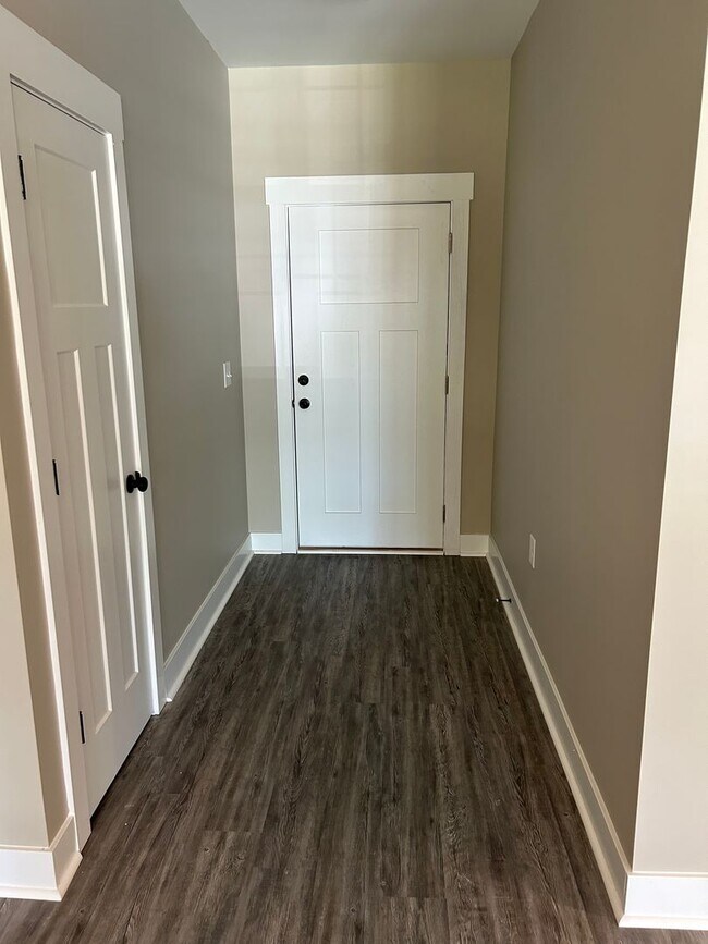 Building Photo - Stunning 3 bedroom 2.5 Bath Home for Rent - Built 2024