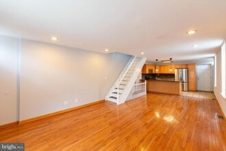 Building Photo - 152 Tree St