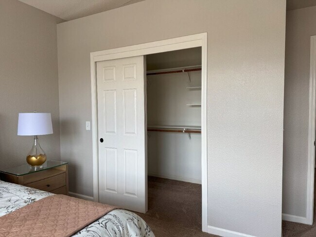 Building Photo - Charming 3-Bedroom, 2.5-Bathroom Home Avai...