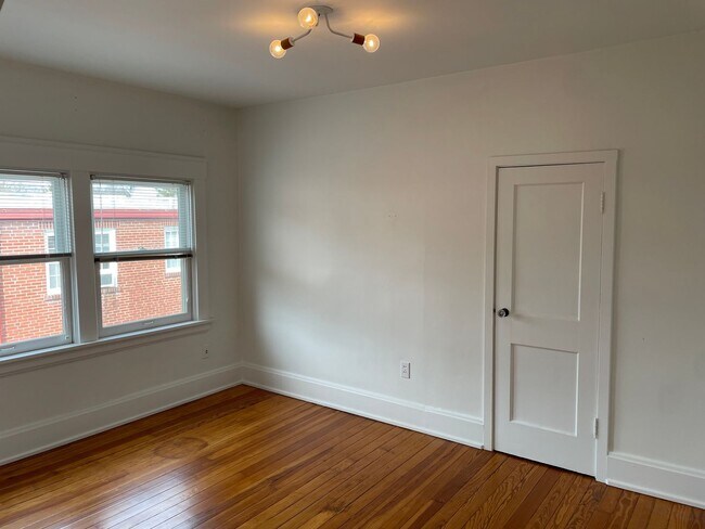 Building Photo - 3406 Erie Ave