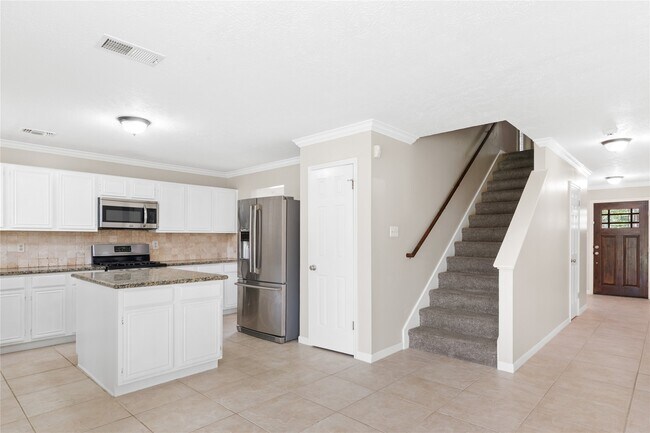 Building Photo - 11410 Meadowchase Dr