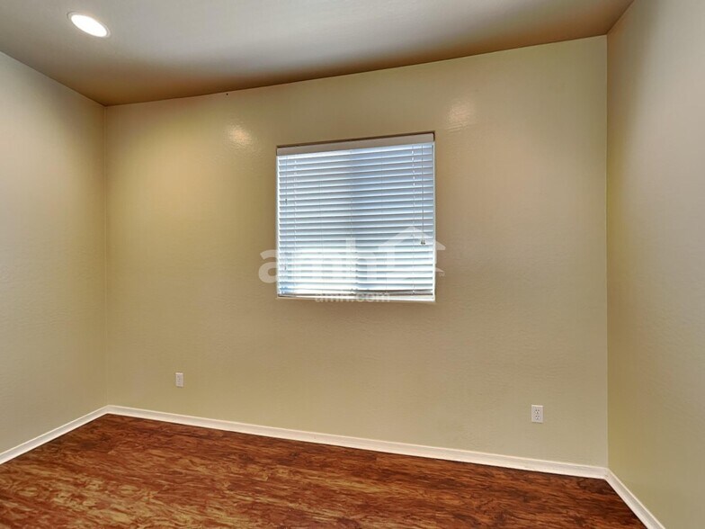 Building Photo - 5339 W Chisum Trl