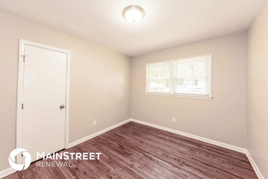 Building Photo - 105 16th Terrace NE