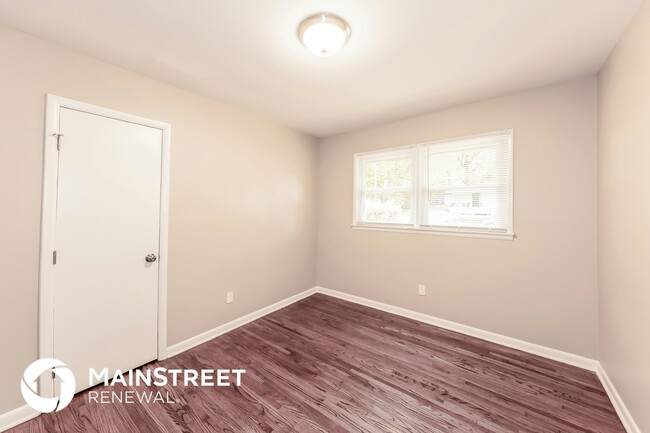 Building Photo - 105 16th Terrace NE