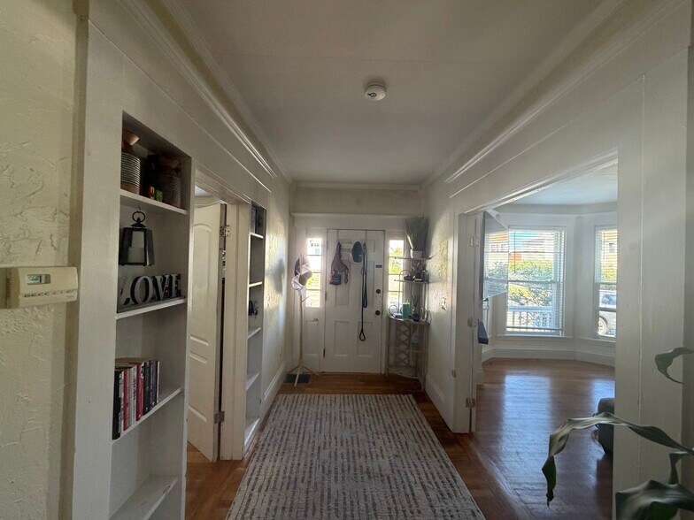 Building Photo - 18 Shawmut St