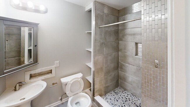 Building Photo - 10156 E Avondale Cir