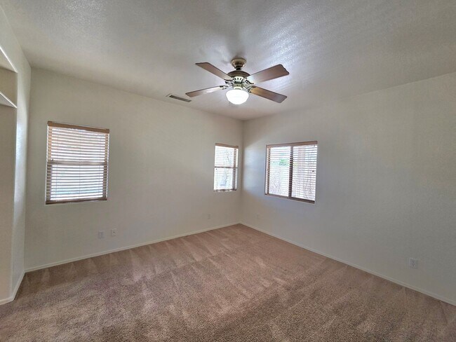 Building Photo - 609 W Rio Vista Ln