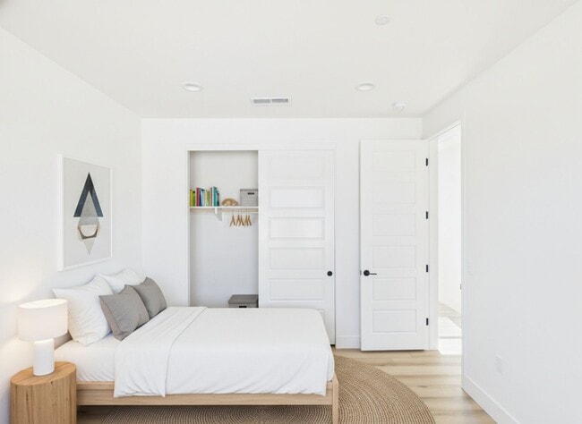 Building Photo - 711 Passion Ct