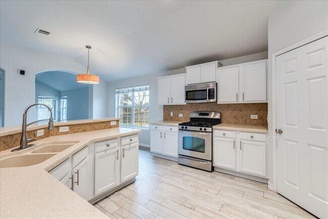 Building Photo - 7805 Huddleston Ln