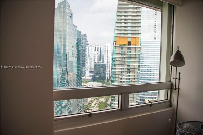 Building Photo - 1541 Brickell Ave