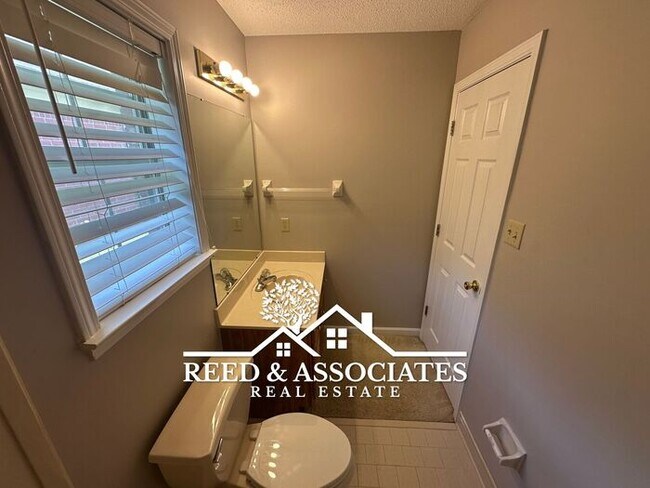 Building Photo - 3 Bedroom in Cordova-Appling Area