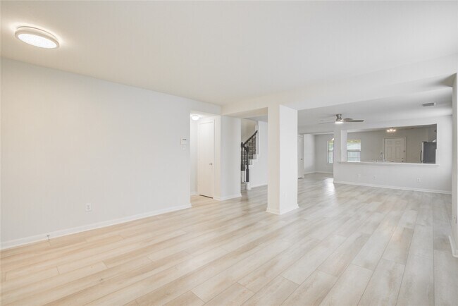 Building Photo - 8542 Village Rose Ln