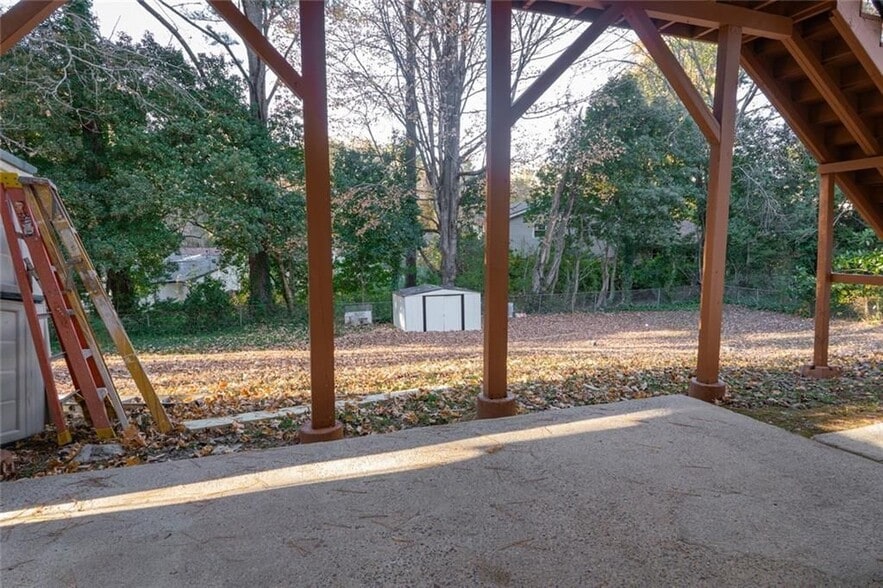 Building Photo - 3599 Lower Roswell Rd