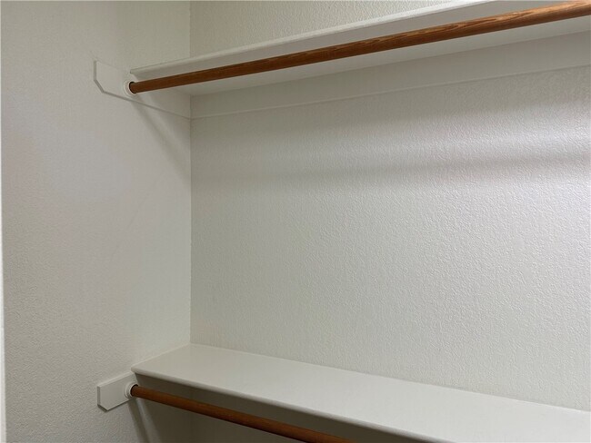 Building Photo - 2100 E Crystal Dr